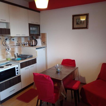 Skopje City Center Red Apartment Екстериор снимка