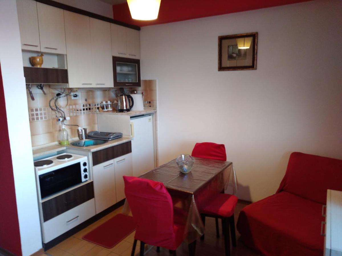 Skopje City Center Red Apartment Екстериор снимка