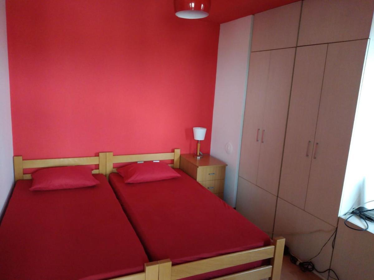 Skopje City Center Red Apartment Екстериор снимка
