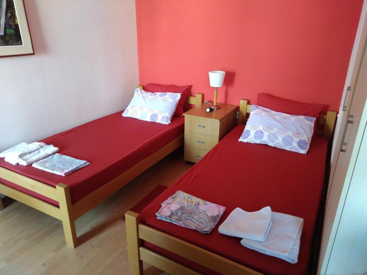 Skopje City Center Red Apartment Екстериор снимка