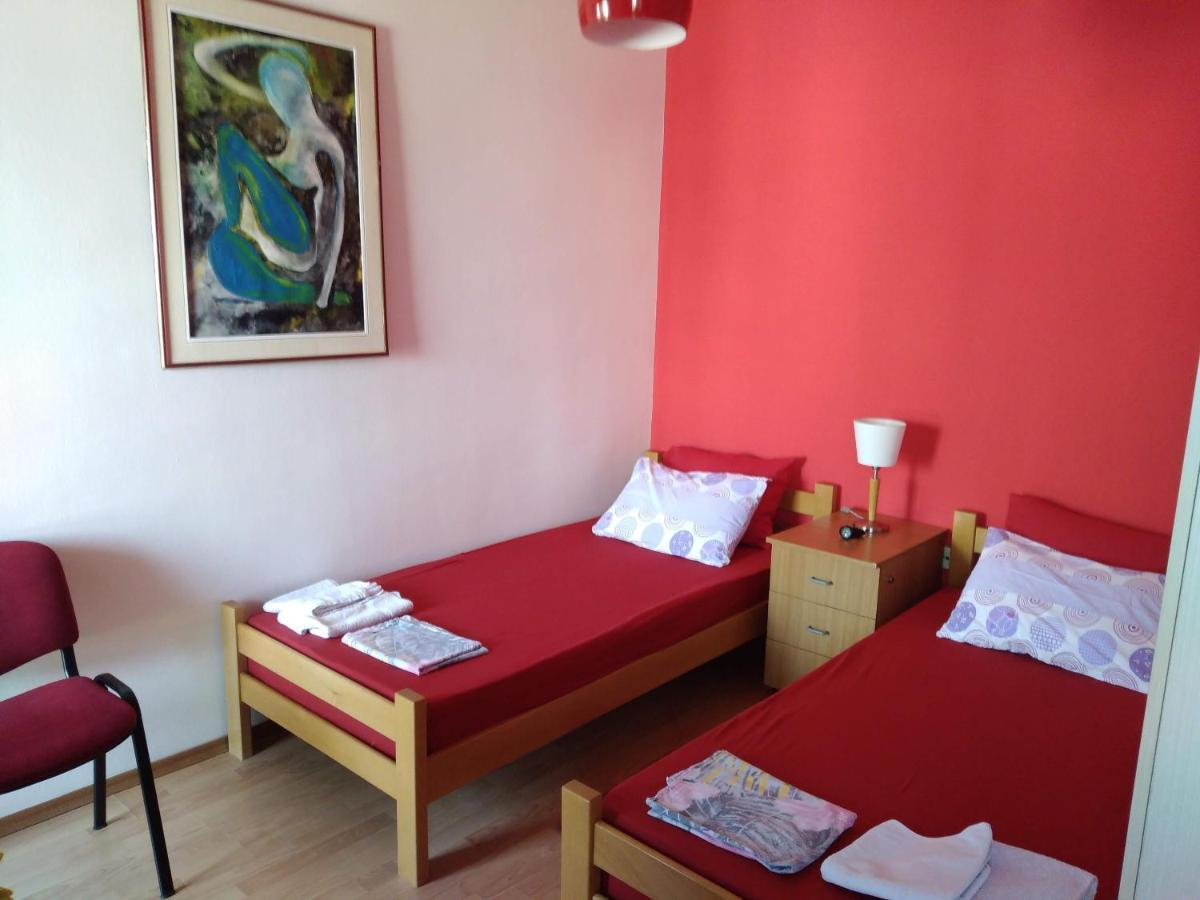 Skopje City Center Red Apartment Екстериор снимка