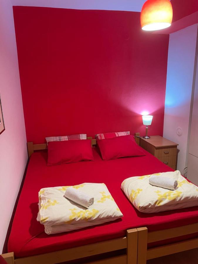 Skopje City Center Red Apartment Екстериор снимка