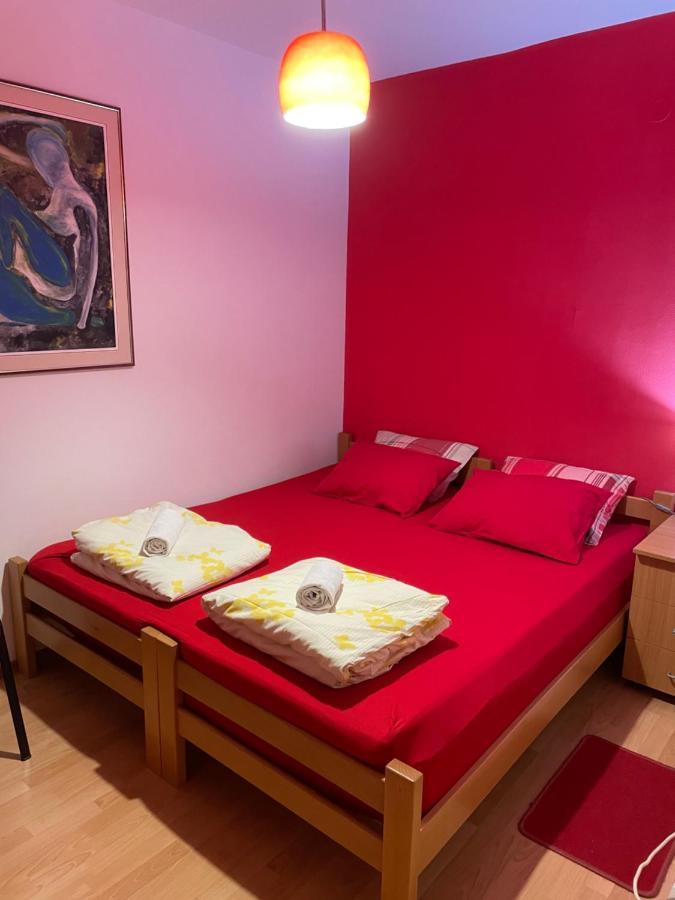 Skopje City Center Red Apartment Екстериор снимка