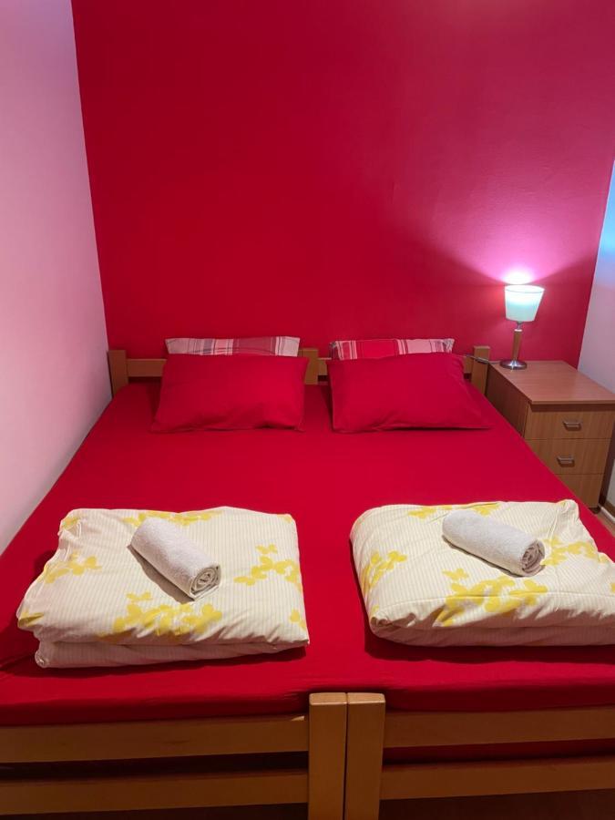 Skopje City Center Red Apartment Екстериор снимка