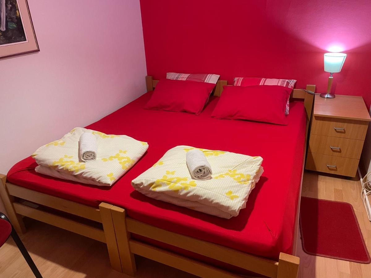 Skopje City Center Red Apartment Екстериор снимка